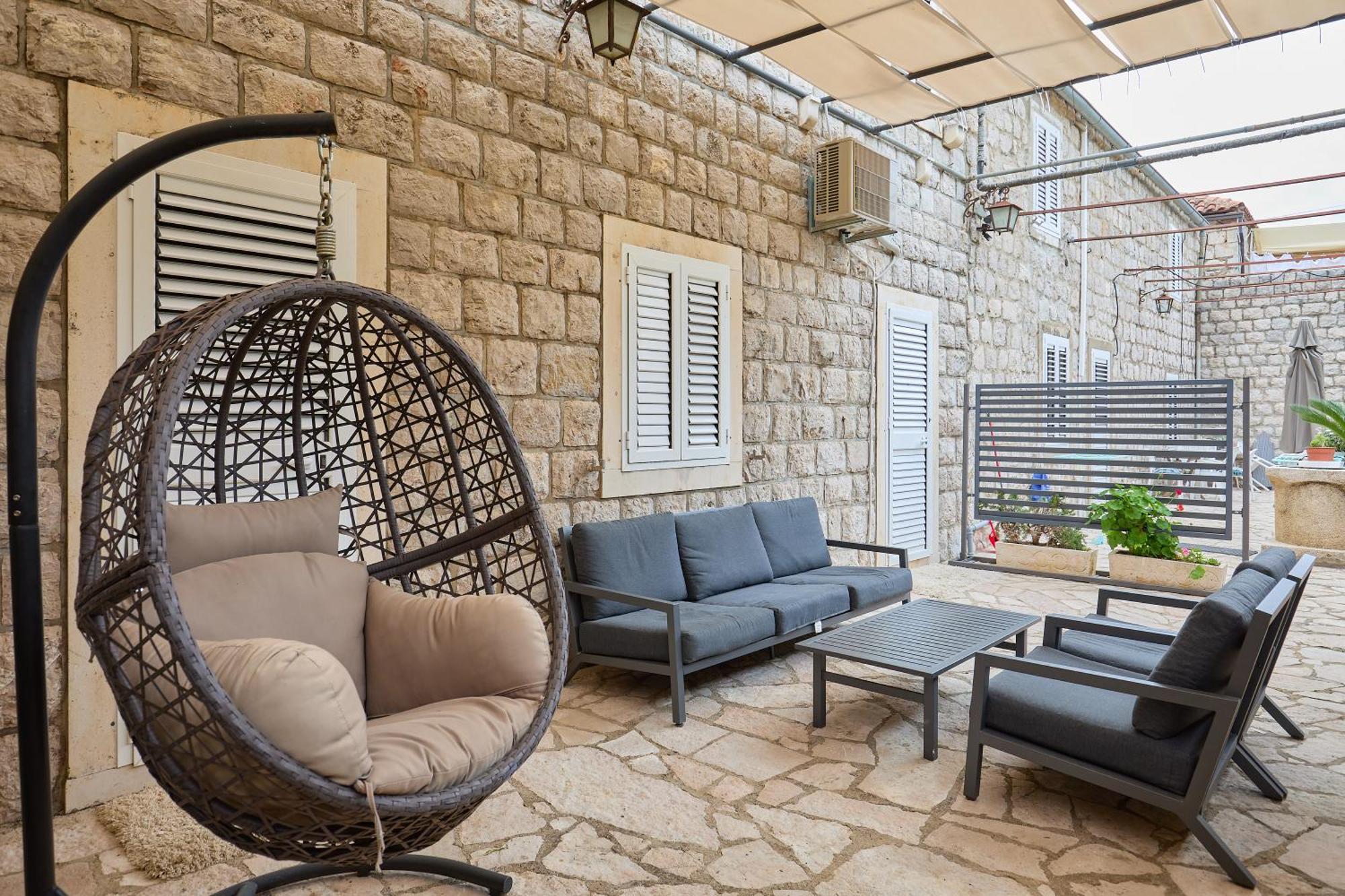 Beloc House Island *