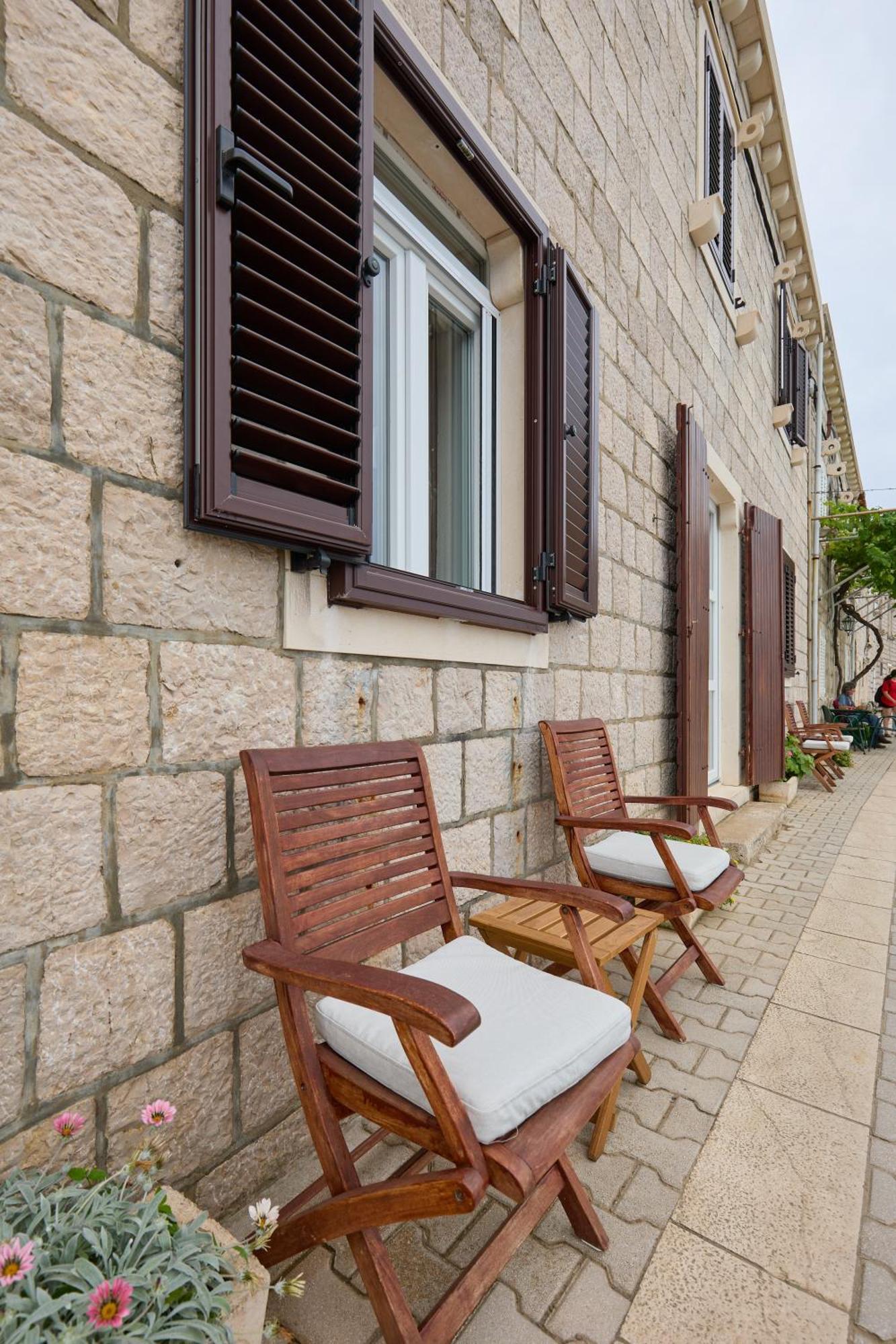 Beloc House Island *