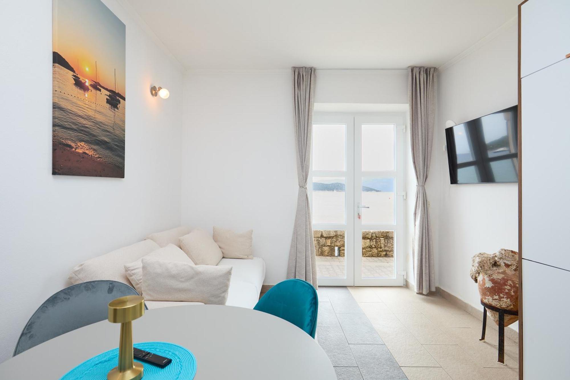 Beloc House Island *